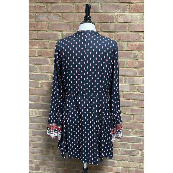 Live 4 Truth Black & Coral Print Long Sleeve Dress Size XL NWOT - Picture 2 of 6